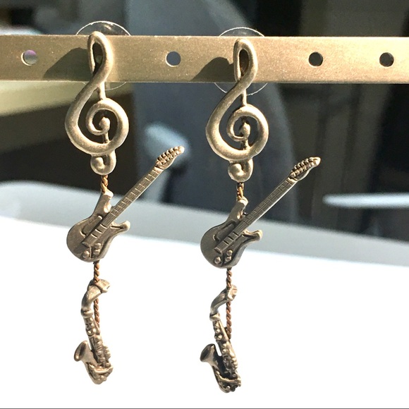 Best Gift Earrings for Music and Singing Lovers - Picture 1 of 3